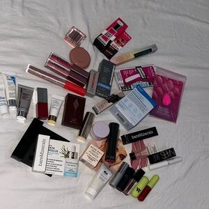 34 pieces of makeup bundle ☺️🥰